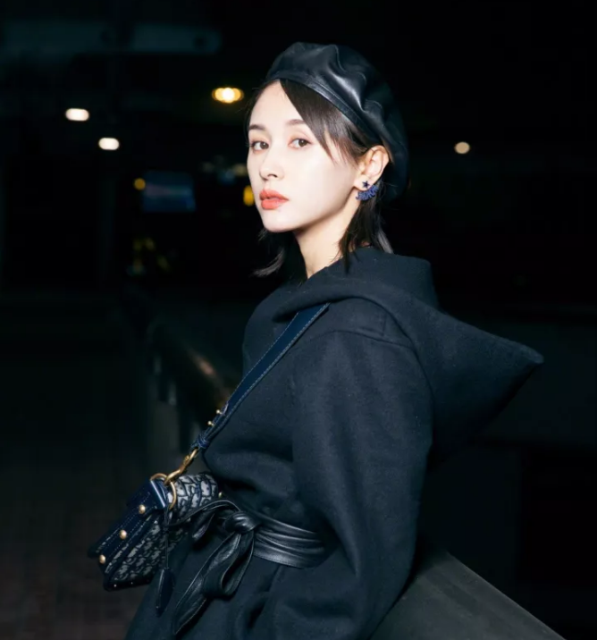 今年秋冬最chic！原來短發(fā)和帽子這么配?。? border=