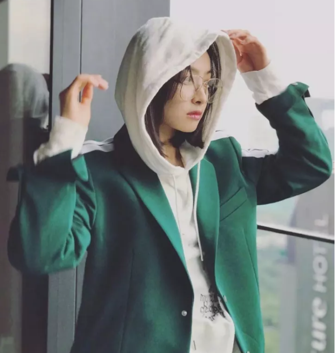 今年秋冬最chic！原來短發(fā)和帽子這么配??！