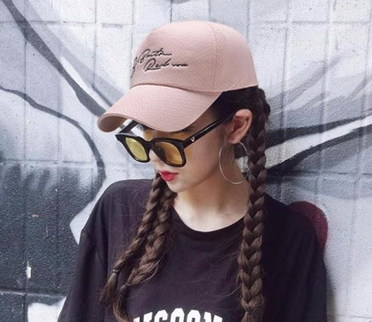 美麗的帽子，帶給你不一樣的春天